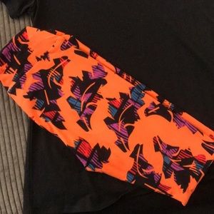 NWOT Lularoe OS Leggings make an offer